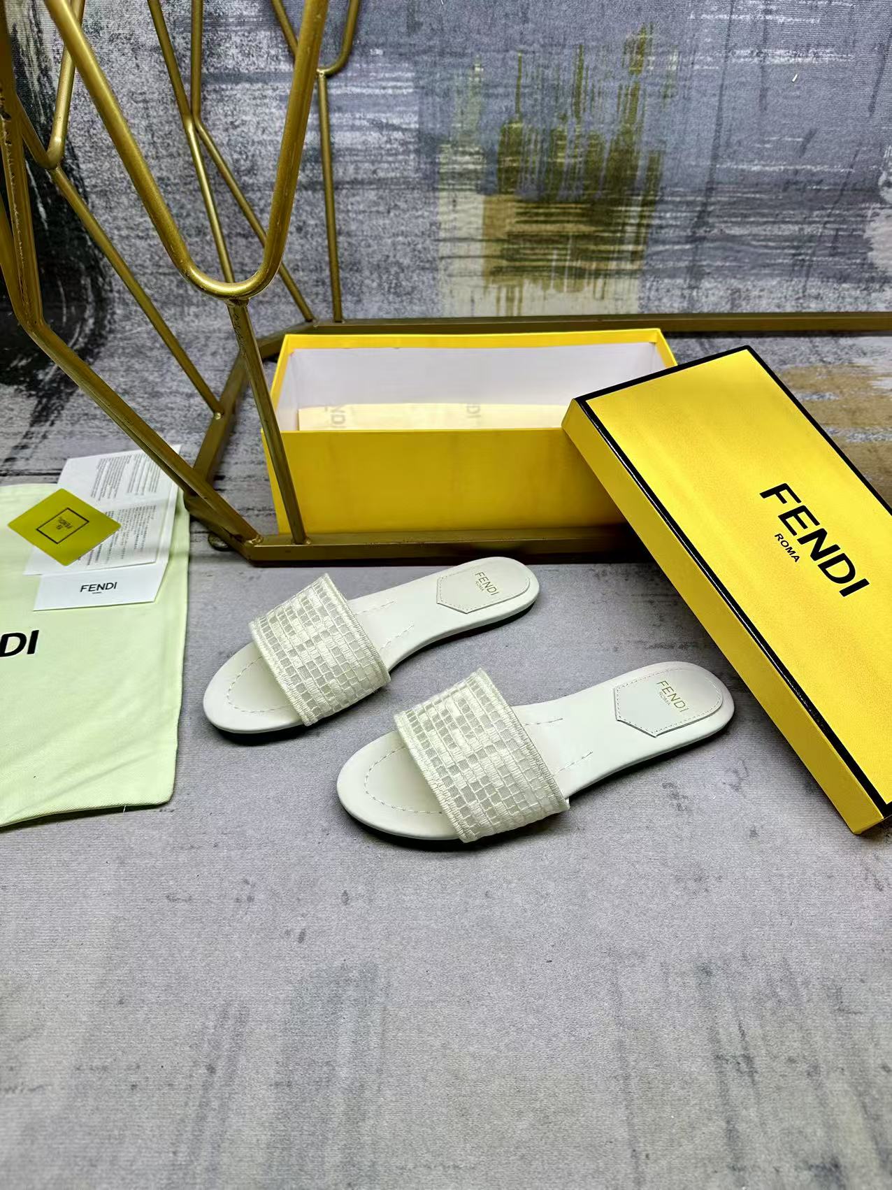 Fendi Slides