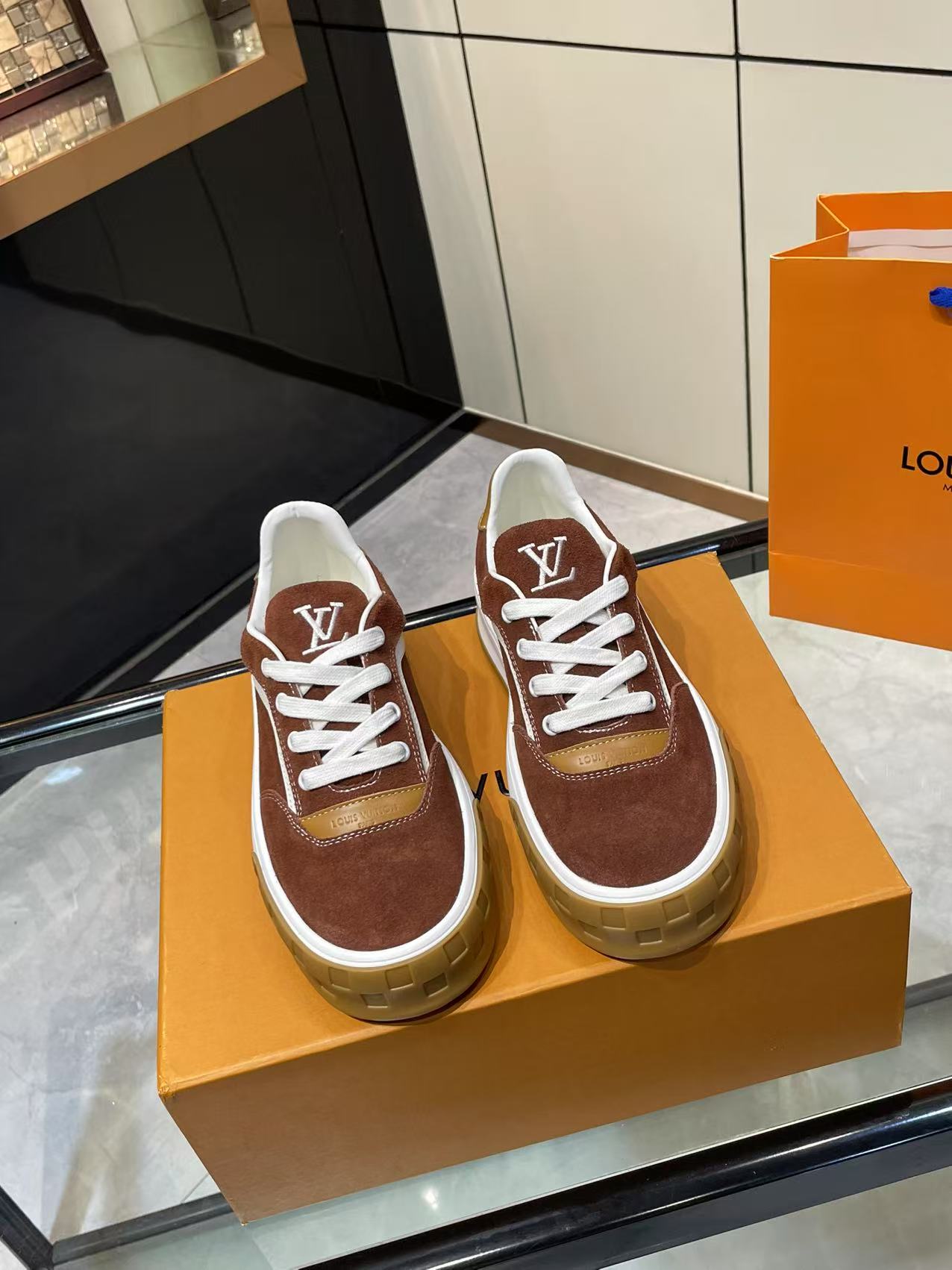 Louis Vuitton Sneakers