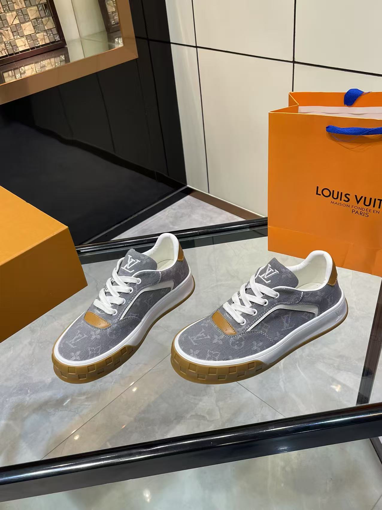 Louis Vuitton Sneakers