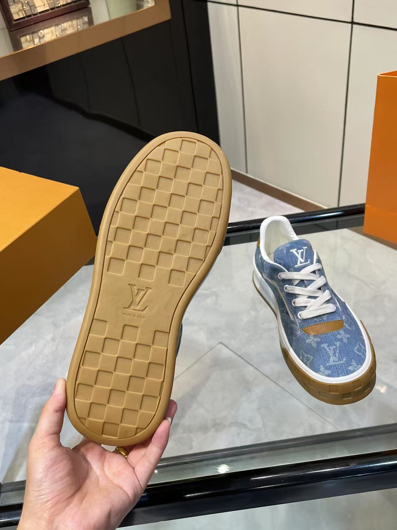 Louis Vuitton Sneakers