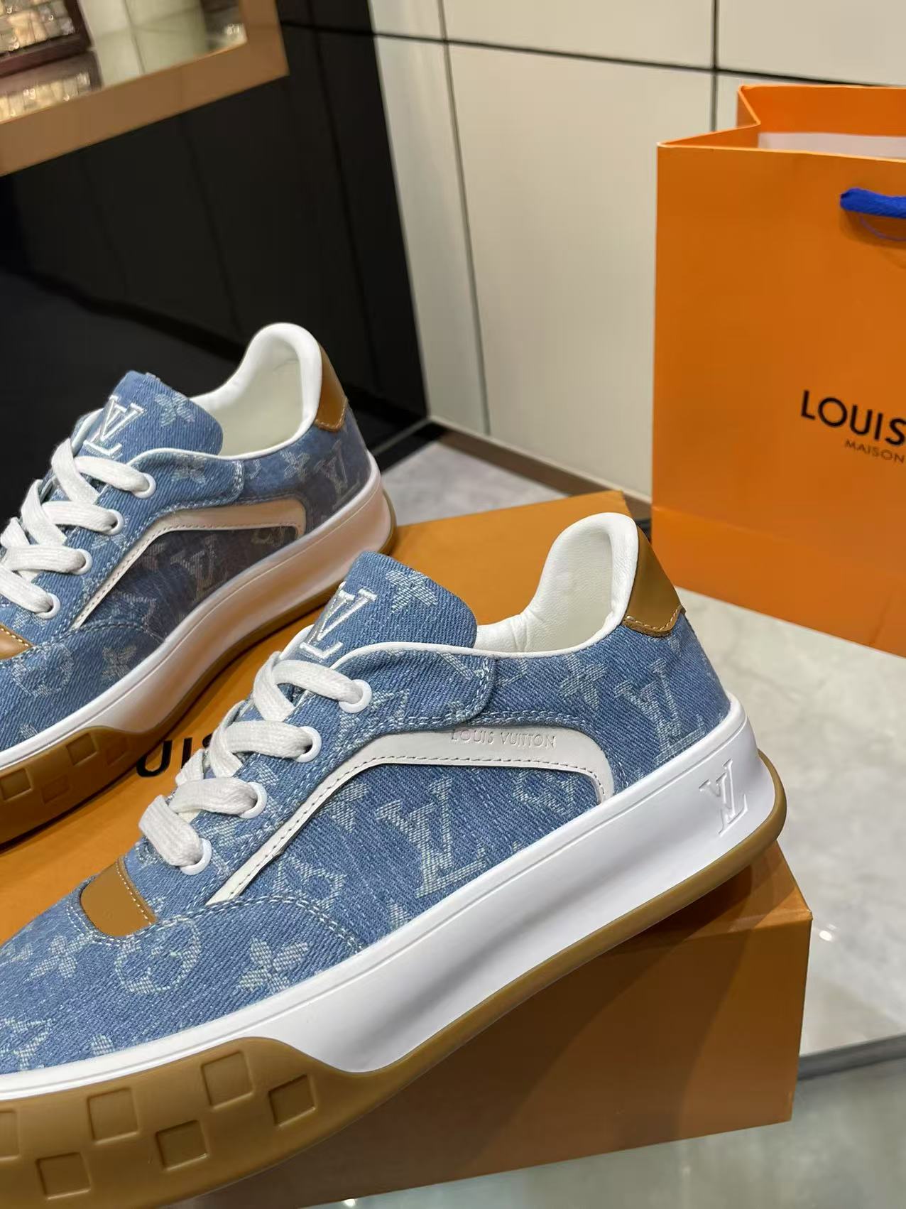 Louis Vuitton Sneakers
