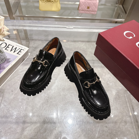 Gucci Leather Women's loafer with Horsebit