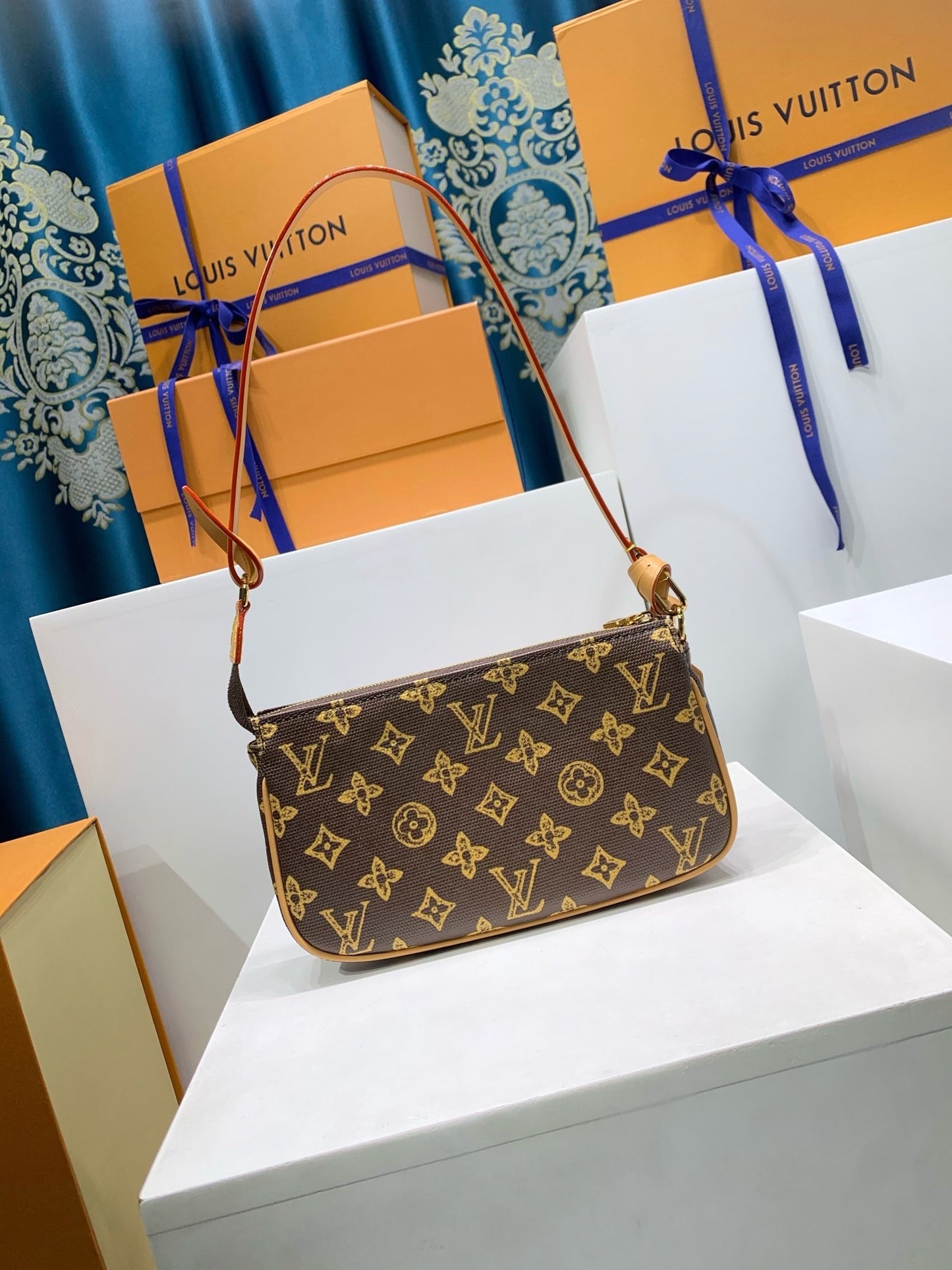 Louis Vuitton Pochette Accessories Monogram Origine canvas