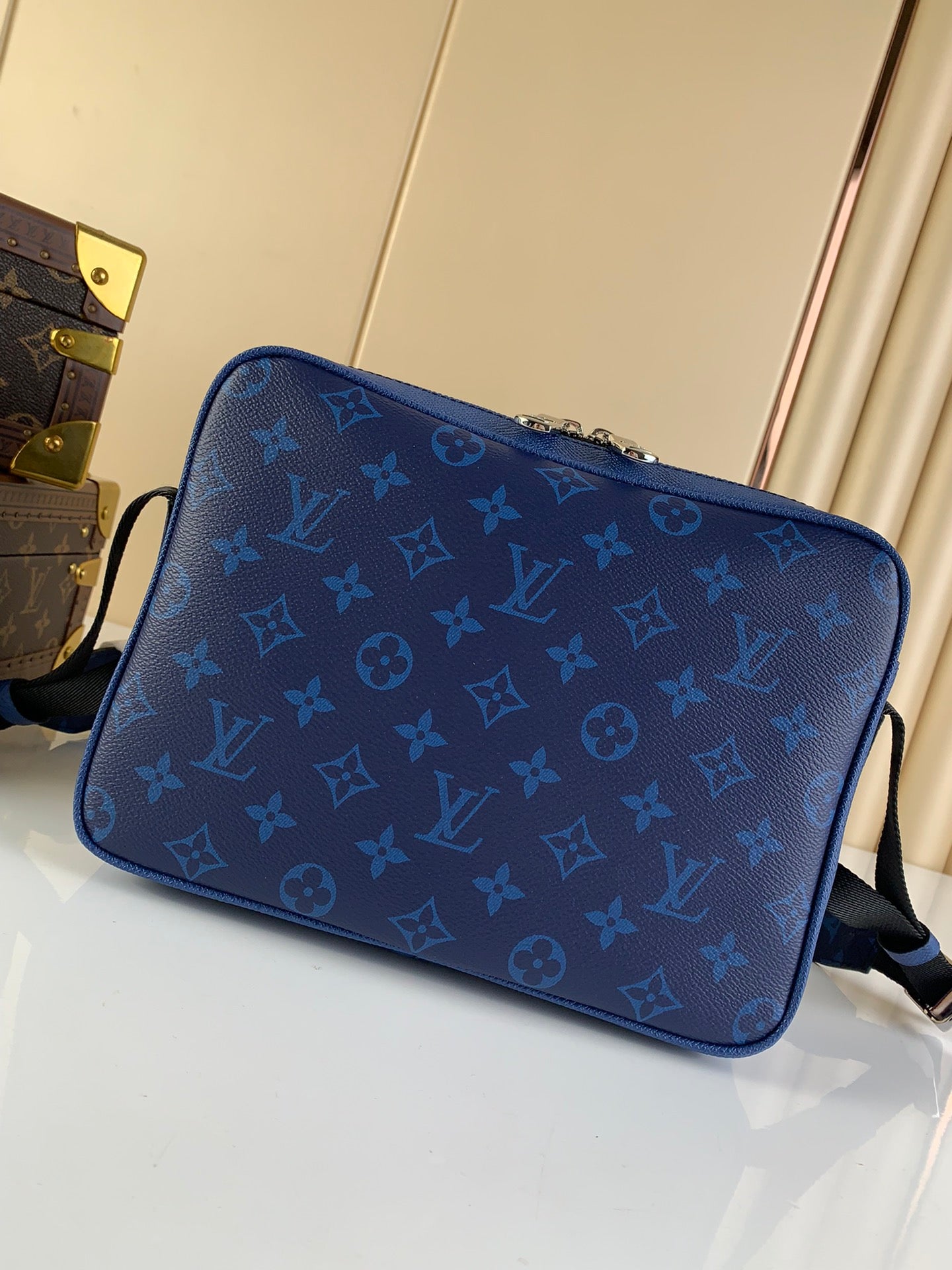 Louis Vuitton Outdoor Messenger