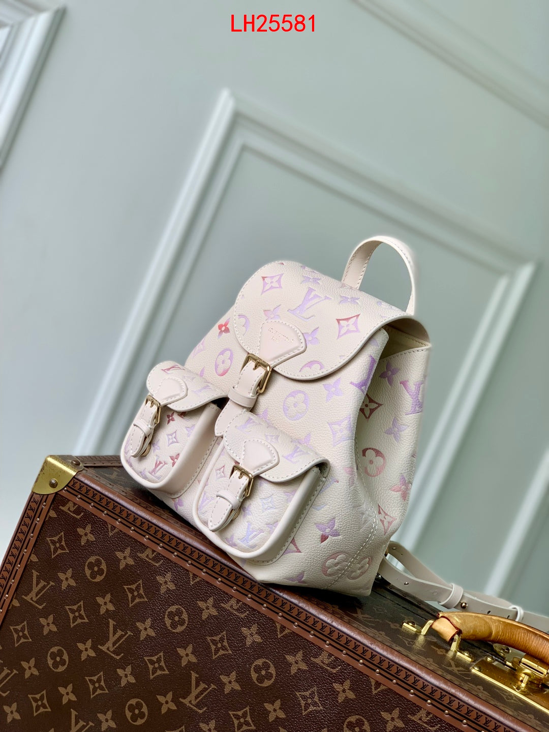 Louis Vuitton Backup/Backpack Dream animation