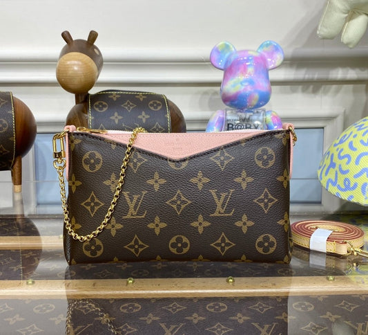 Louis Vuitton PALLAS CLUTH