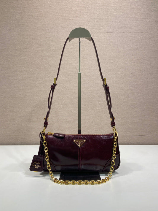 Prada Re-Edition 2002 logo-detail shoulder bag