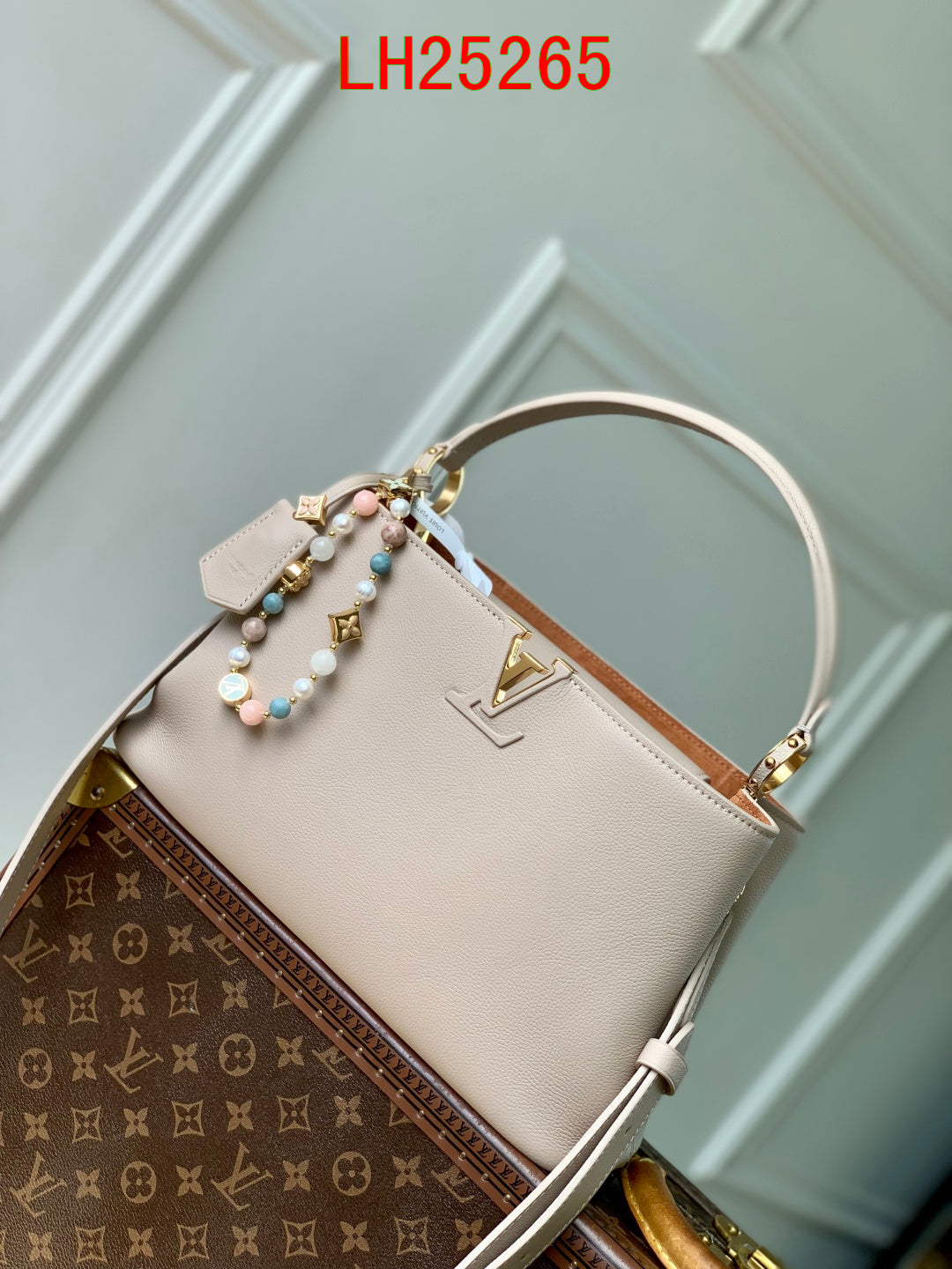 Louis Vuitton Capucines MM Souple