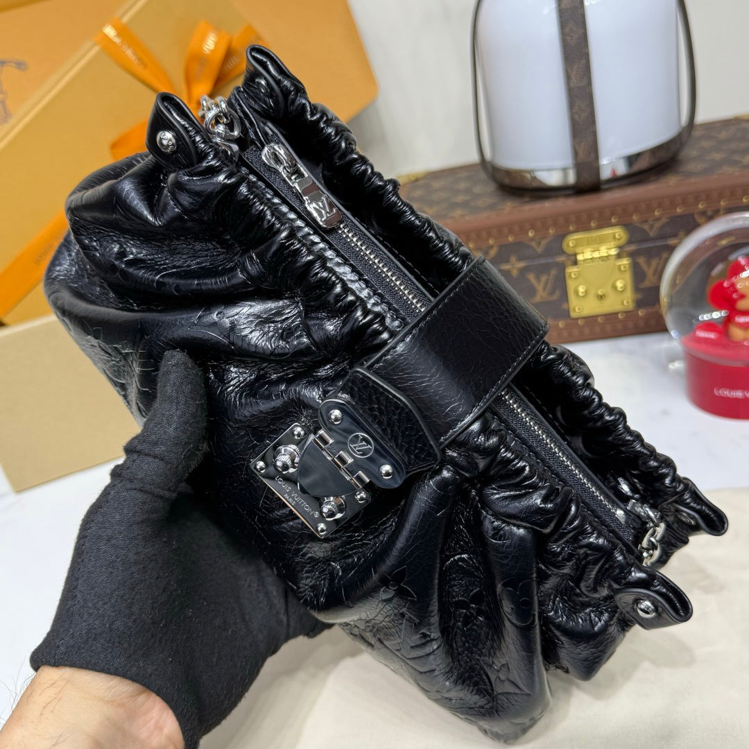 Louis Vuitton Pochette Sling PM Cruise 2026