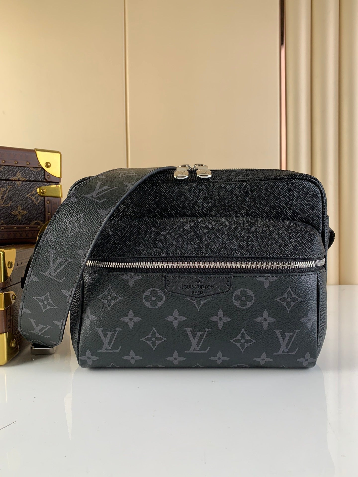 Louis Vuitton Outdoor Messenger