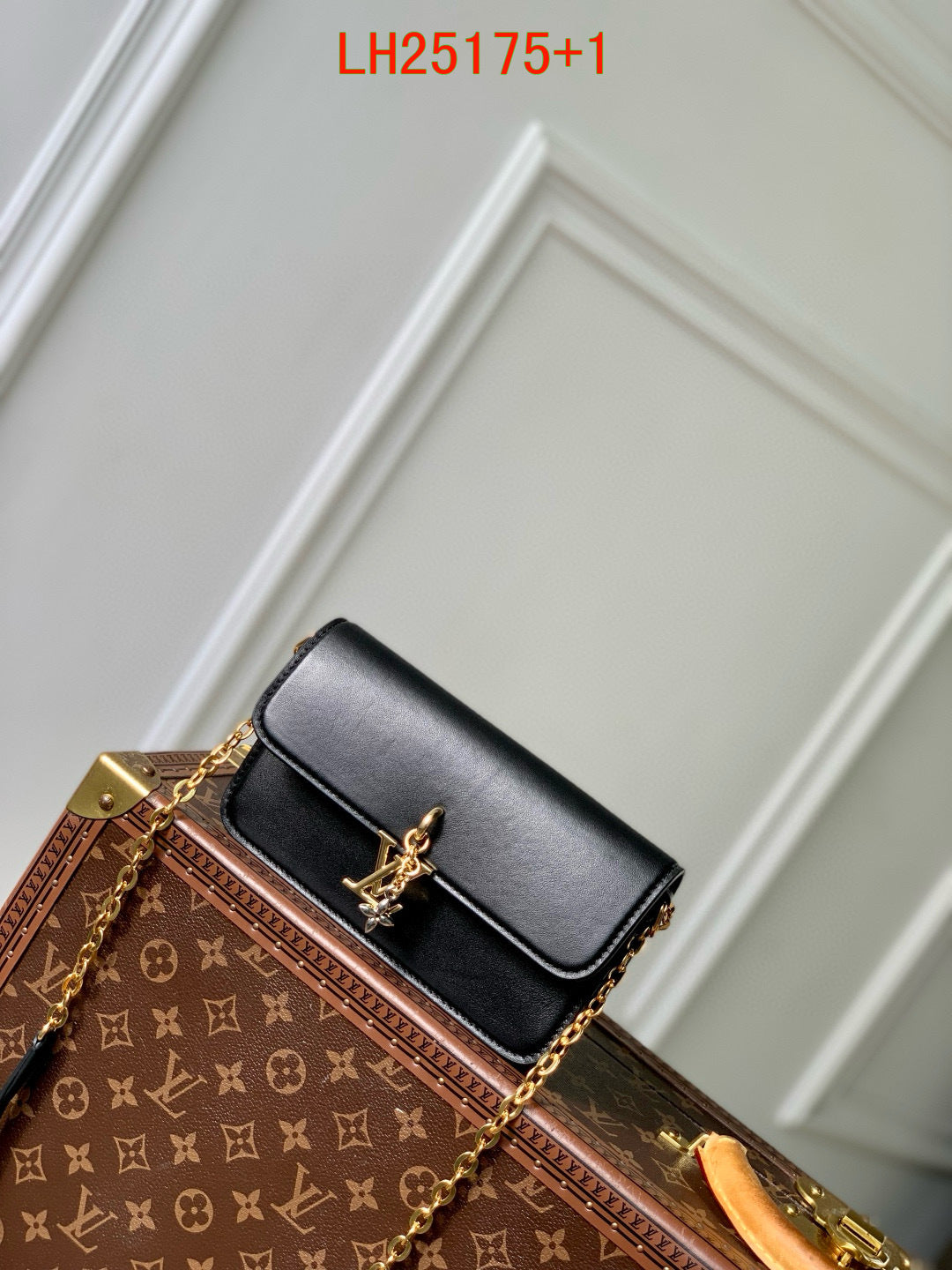 Louis Vuitton Wallet On Chain LV Bloom
