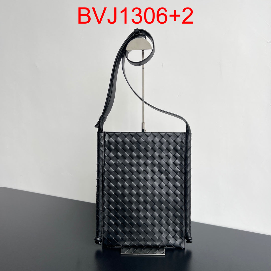 Bottega Veneta Flat Loop bag