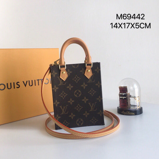 Louis Vuitton Petit Sac Plat Monogram