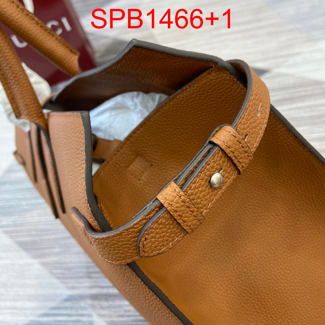 Gucci Large tote bag with hook closure