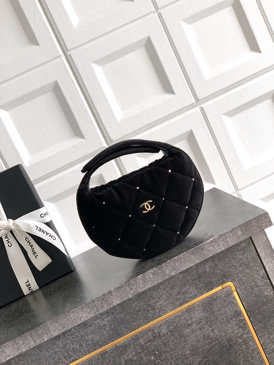Chanel velvet strass pouch