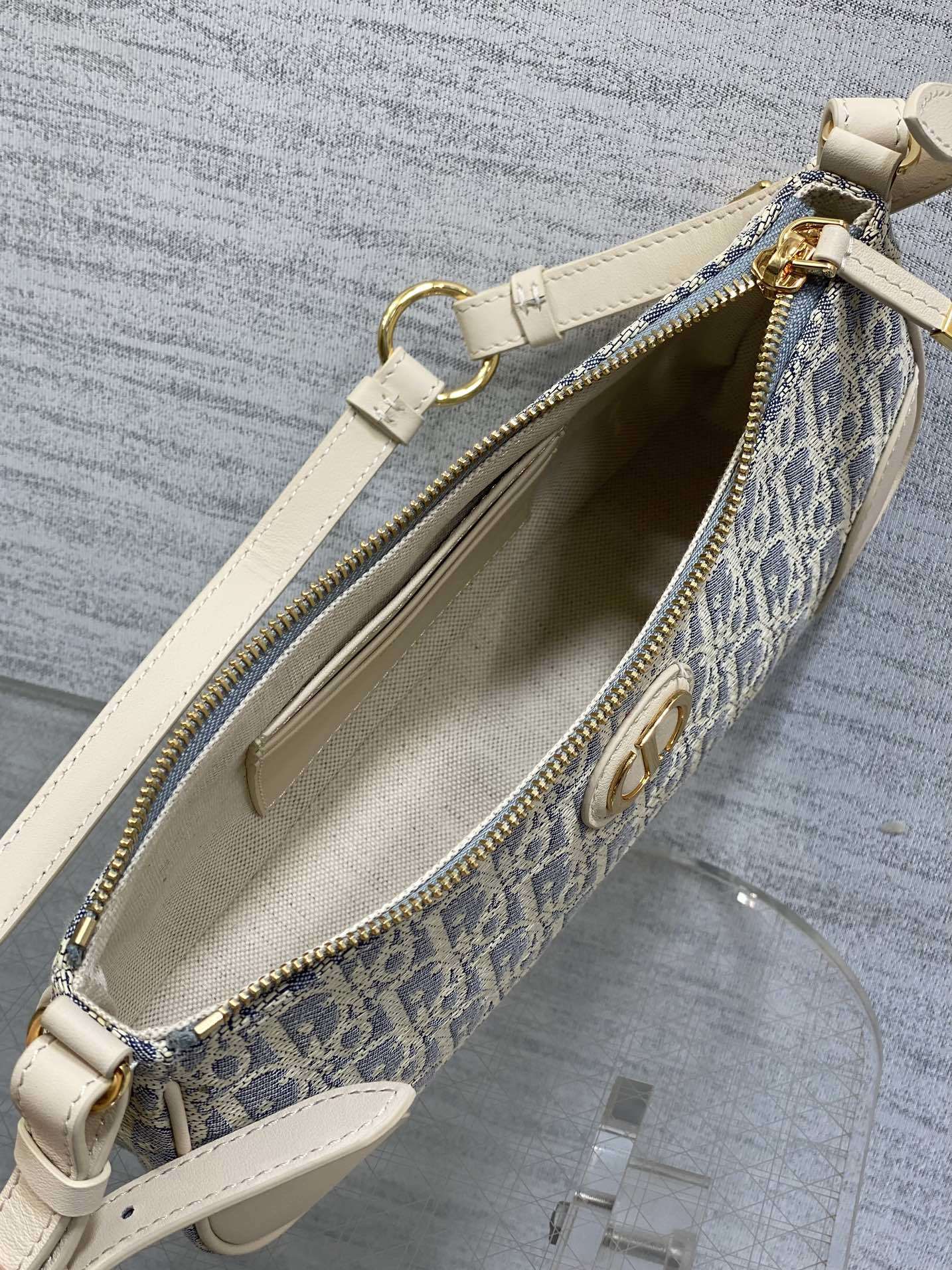 Dior Montaige 30 Wanderlust bag