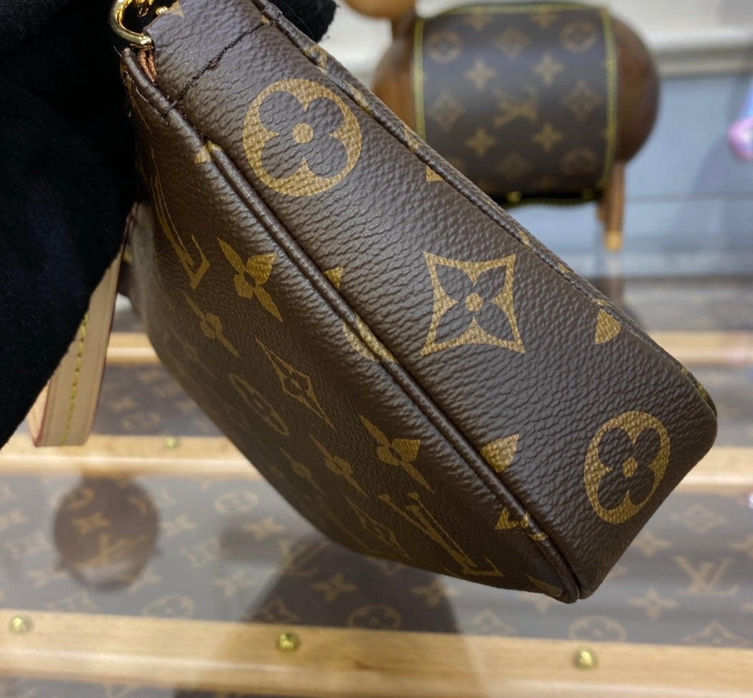 Louis Vuitton Pochette Accessoires