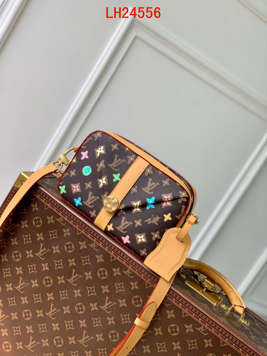 Louis Vuitton Envelope Messenger Monogram Craggy
