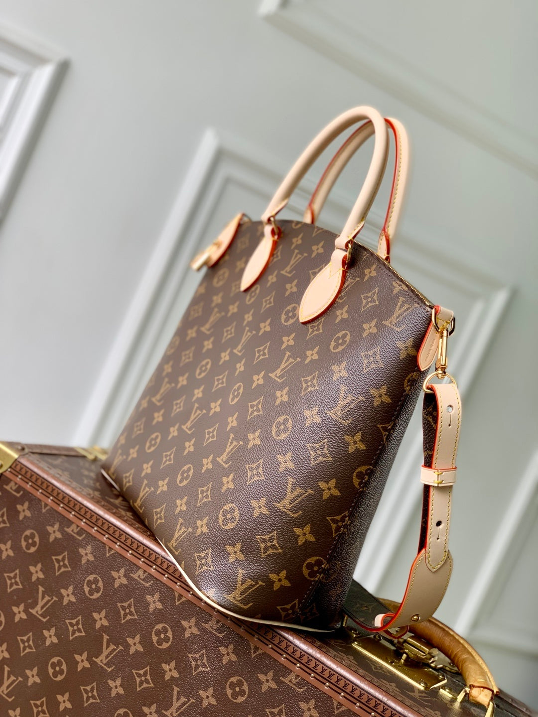 Louis Vuitton Neo Lockit MM