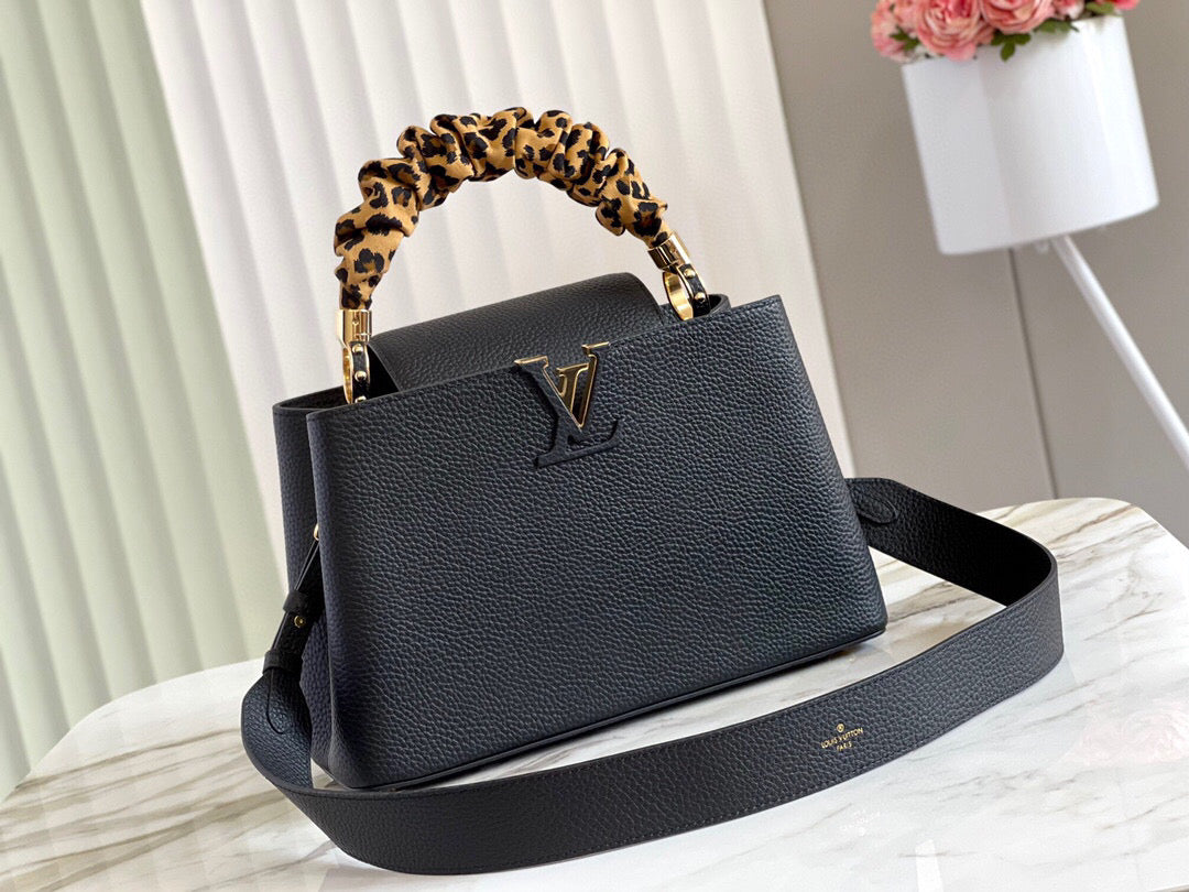 Louis Vuitton Capucines Tote bag