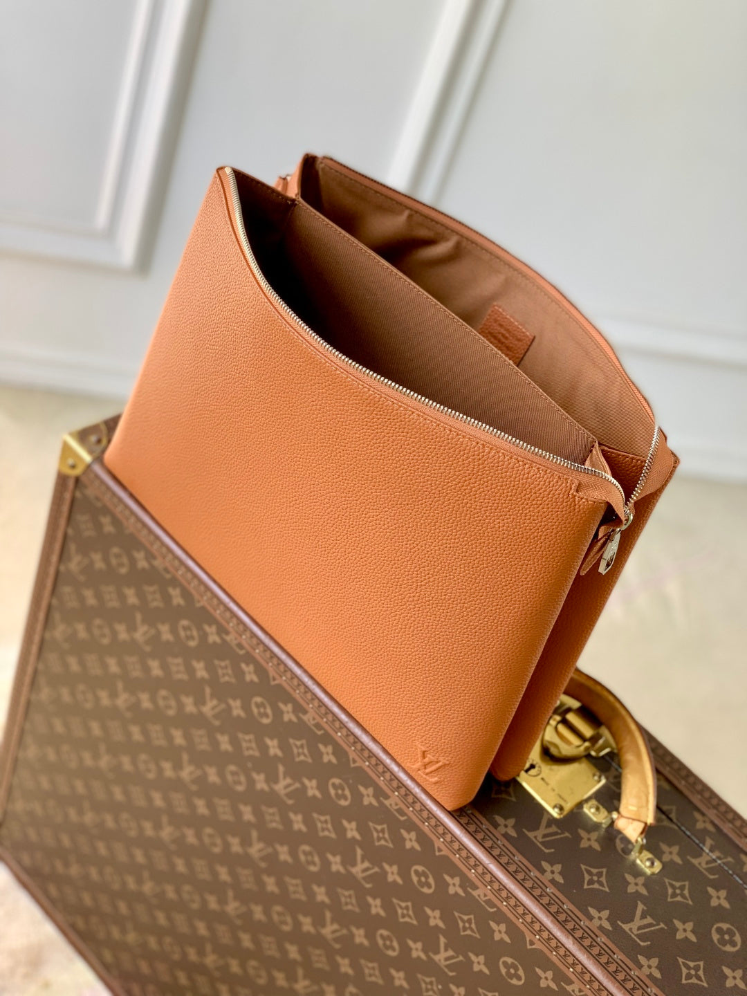 Louis Vuitton Duo Pouch Aerogram