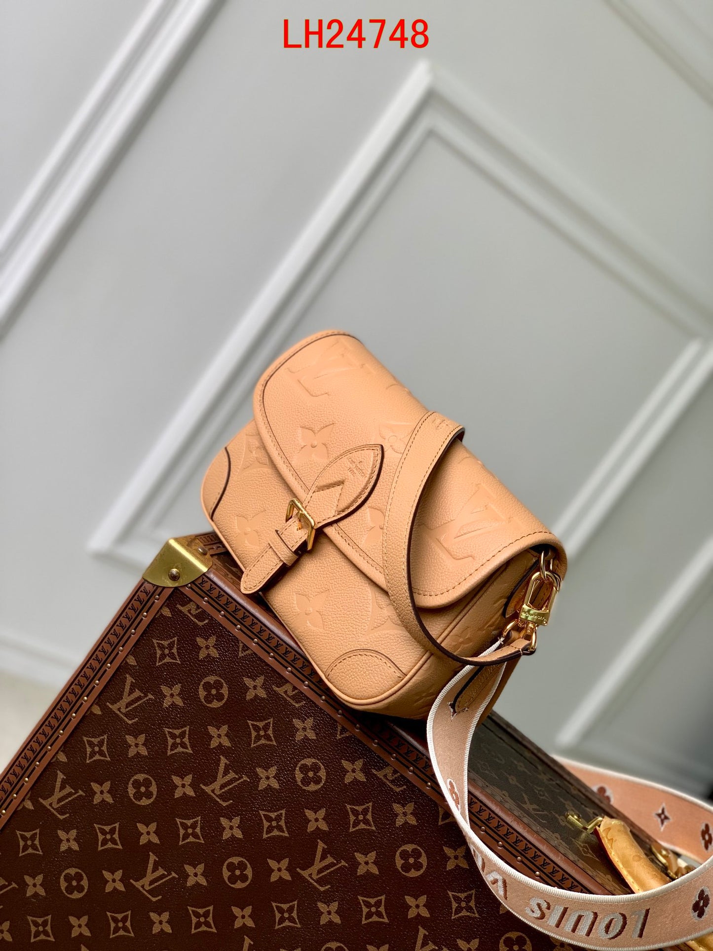Louis Vuitton Diane Monogram empreinte