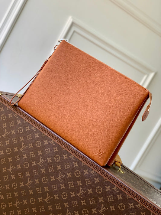 Louis Vuitton Duo Pouch Aerogram