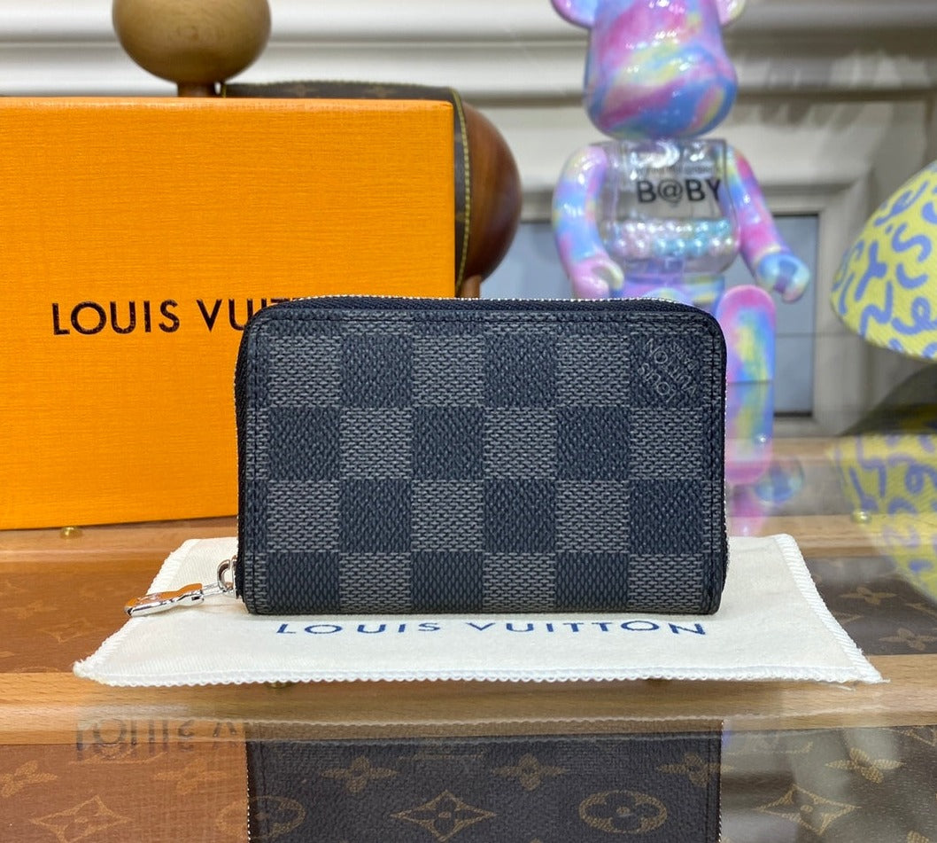 Louis Vuitton Zippy Coin Purse/Wallet