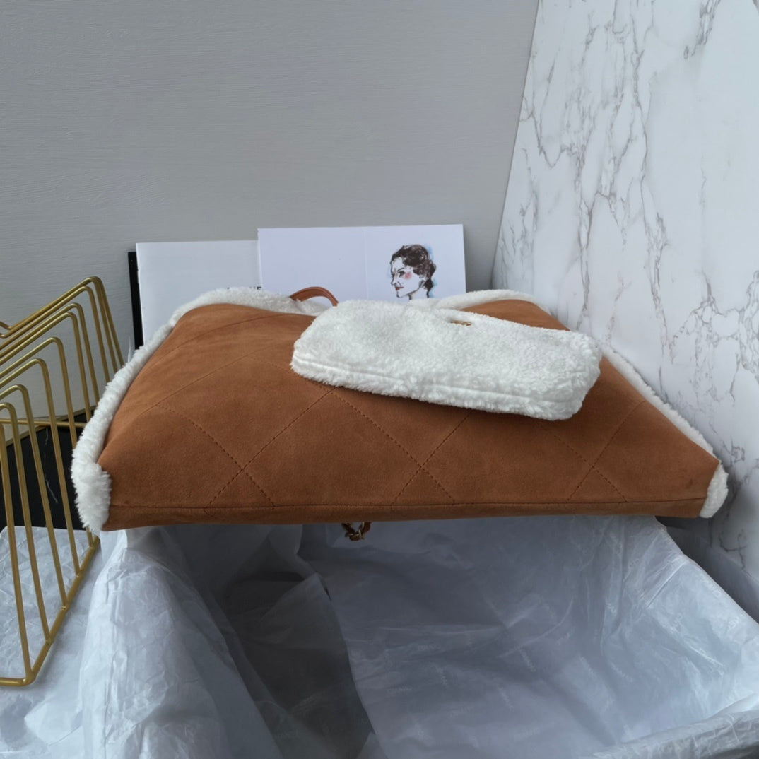 Chanel 22 Mouton bag