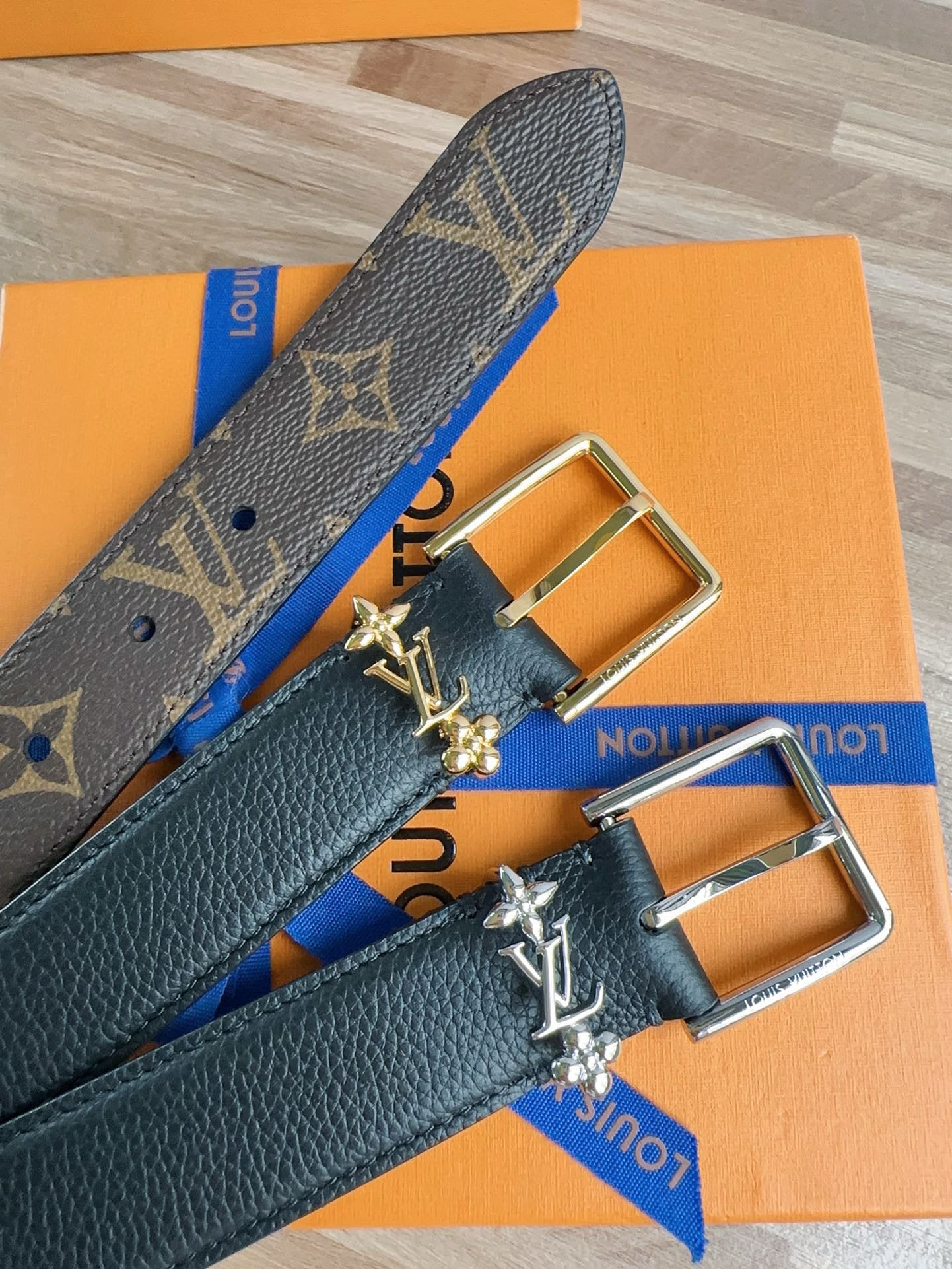 Louis Vuitton Bloom Belt reversible