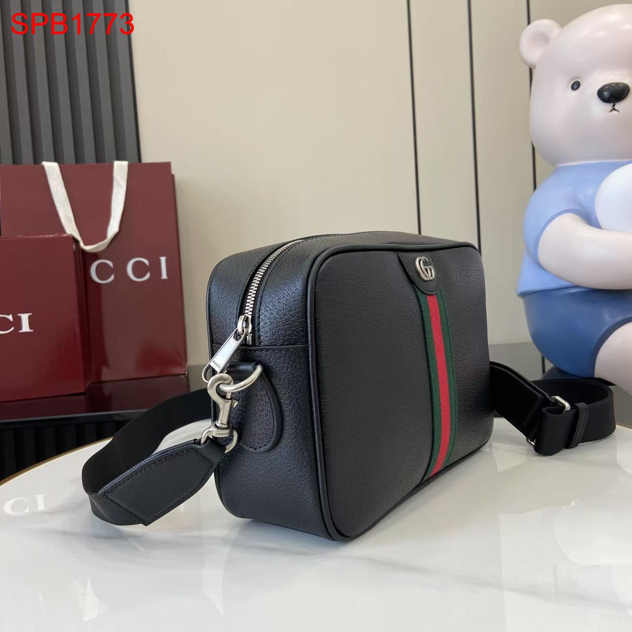 Gucci Ophidia leather medium crossbody bag