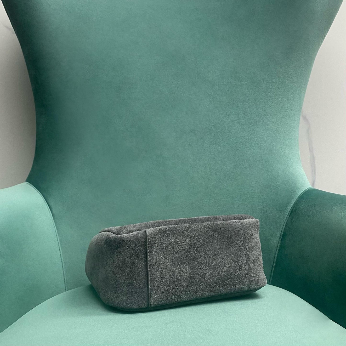 YSL LE 5 À 7 supple small in suede