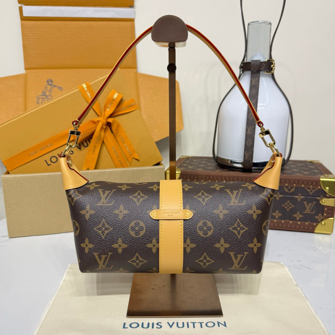Louis Vuitton Pochette Mia