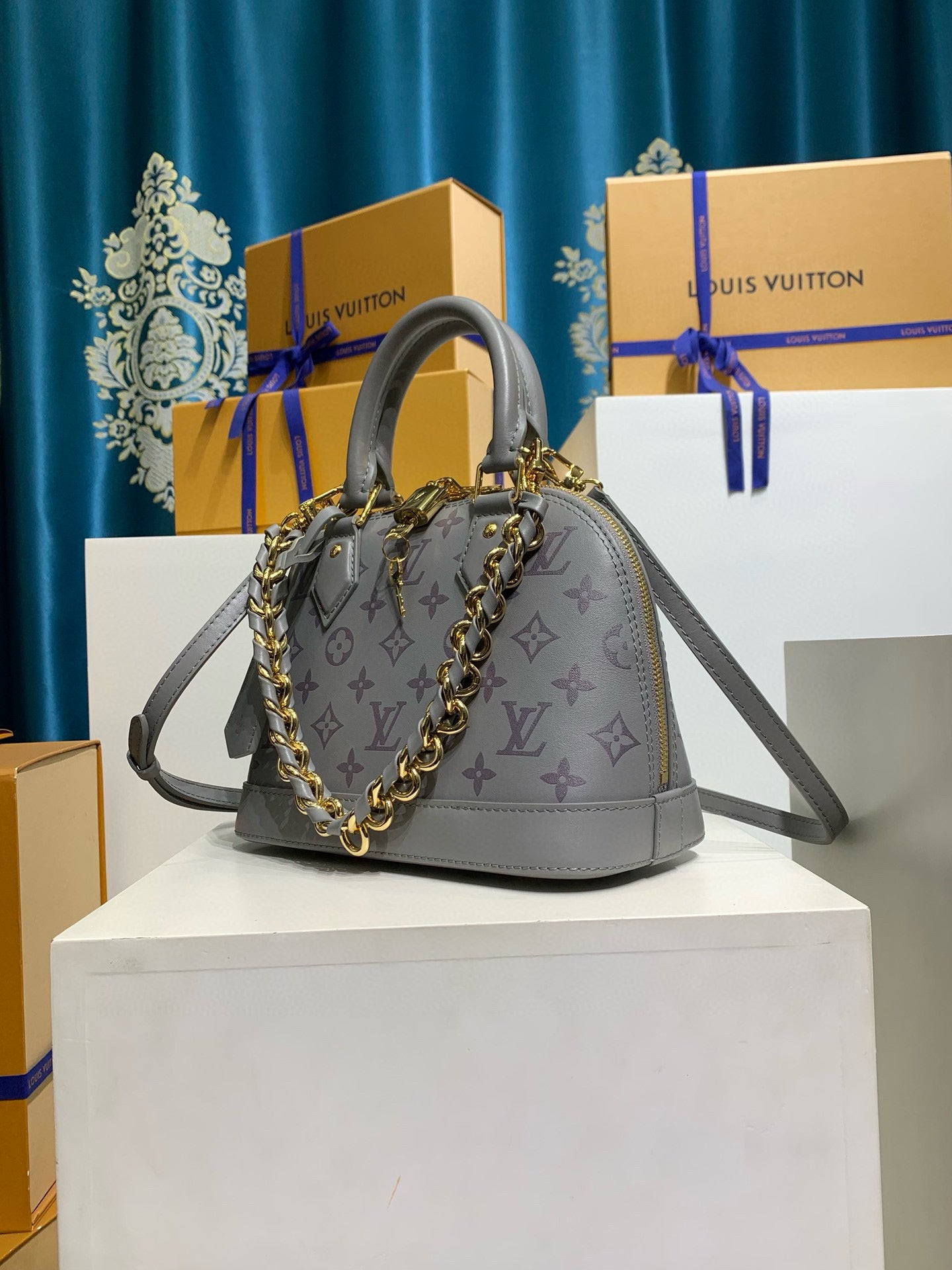 Louis Vuitton ALMA BB