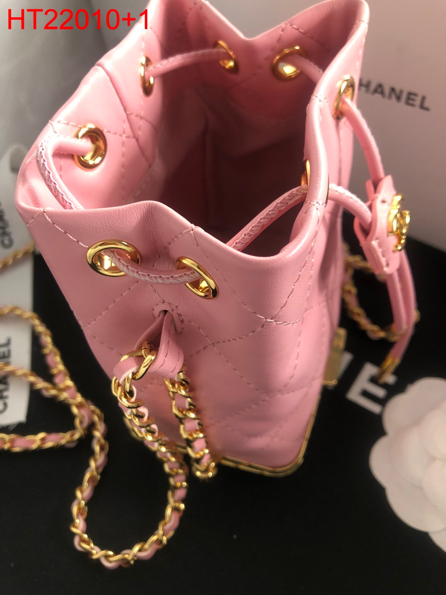 Chanel Small bucket with chain