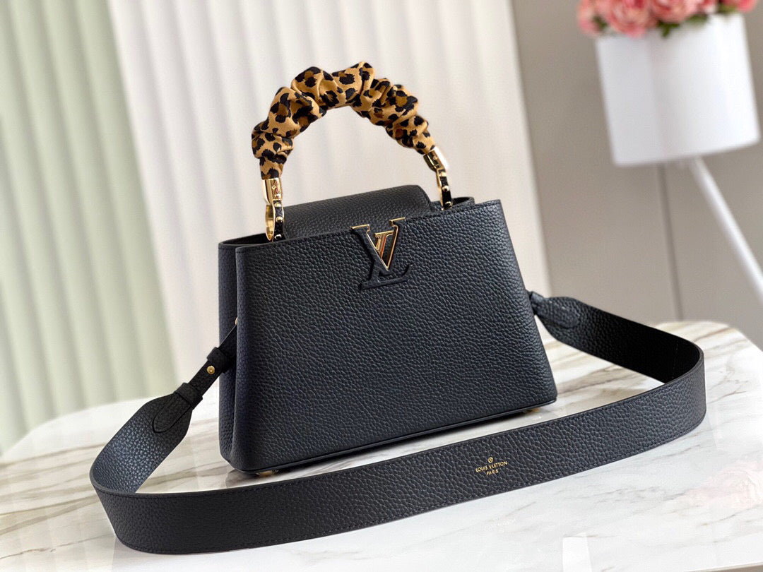 Louis Vuitton Capucines Tote bag