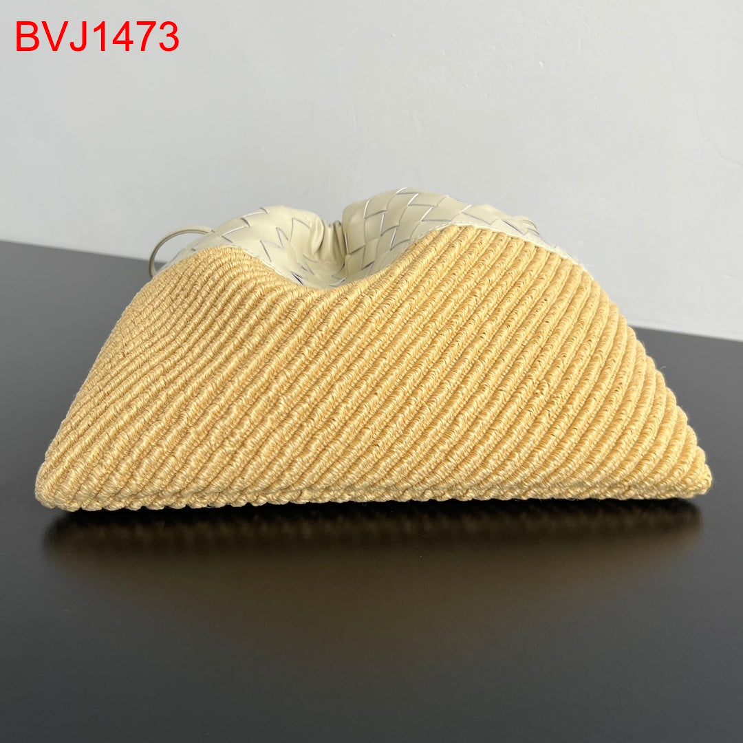 Bottega Veneta Dustbag in raffia and Intrecciato nappa leather