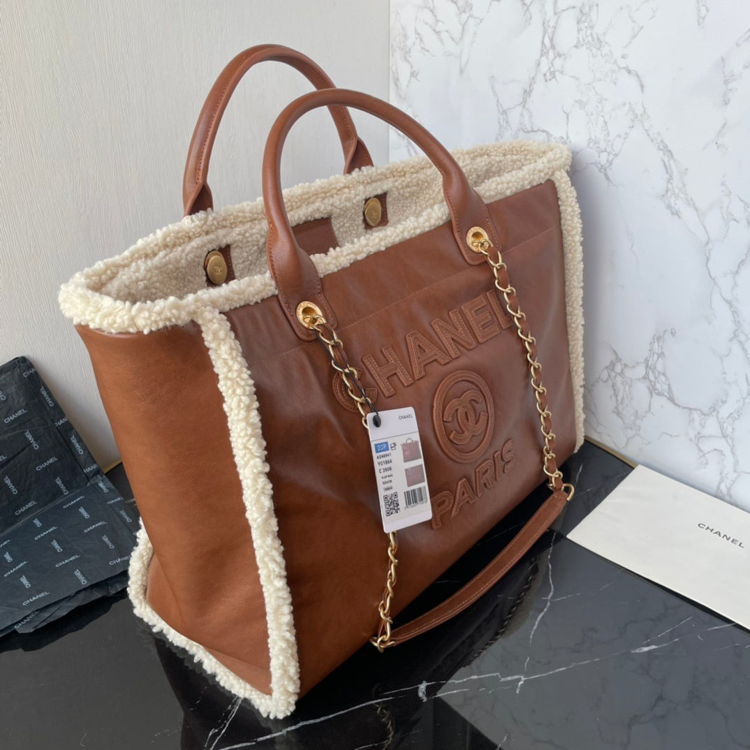 Chanel Large Shearling Tote bag