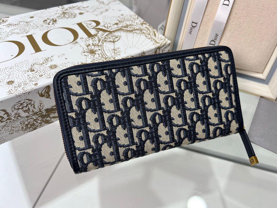 Dior Montaigne Wallet