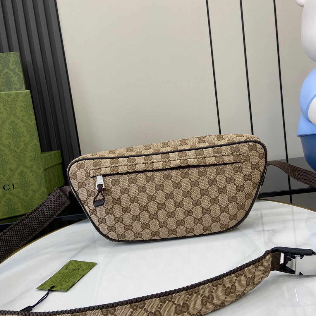 Gucci Small GG crossbody bag