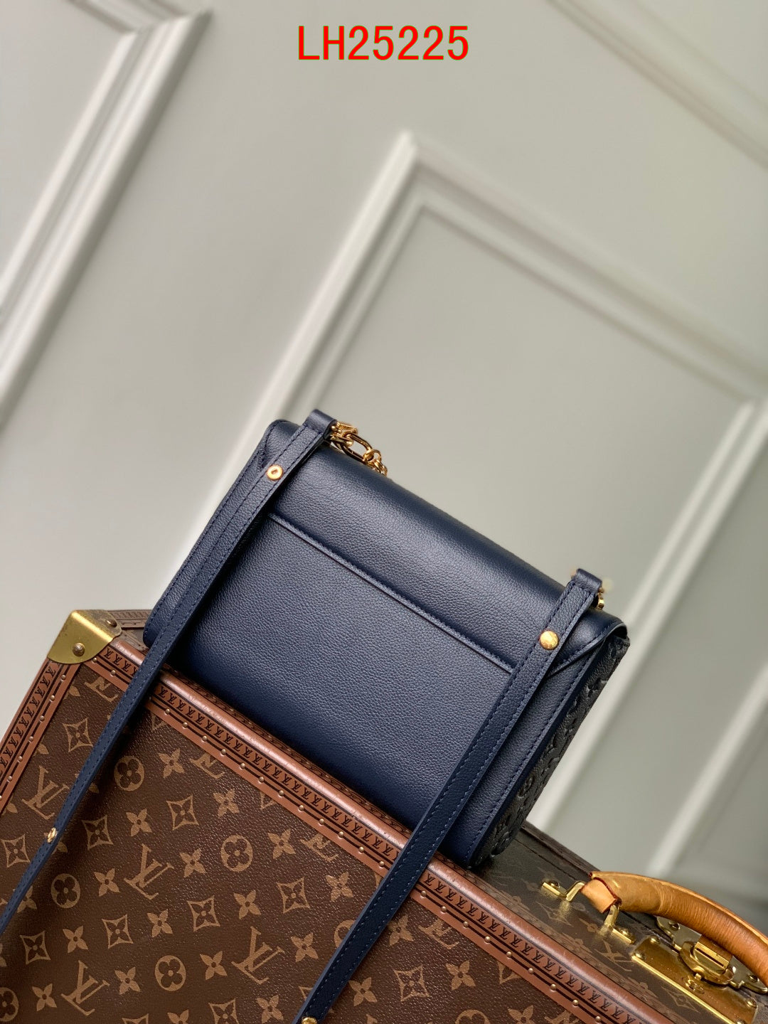 Louis Vuitton Twist MM Slim Harmony collection