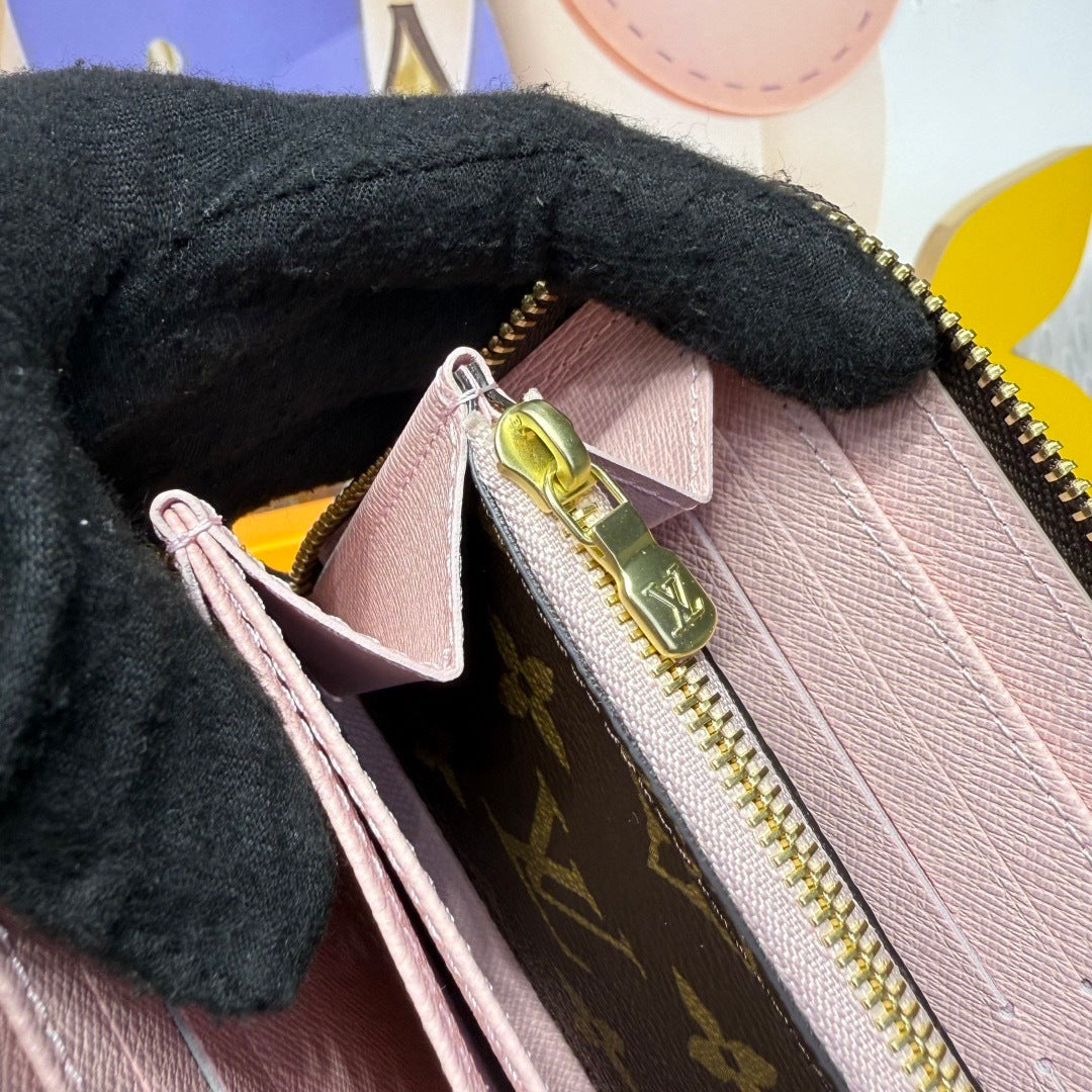 Louis Vuitton Zippy Wallet