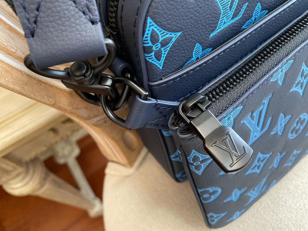 Louis Vuitton Trio Messenger