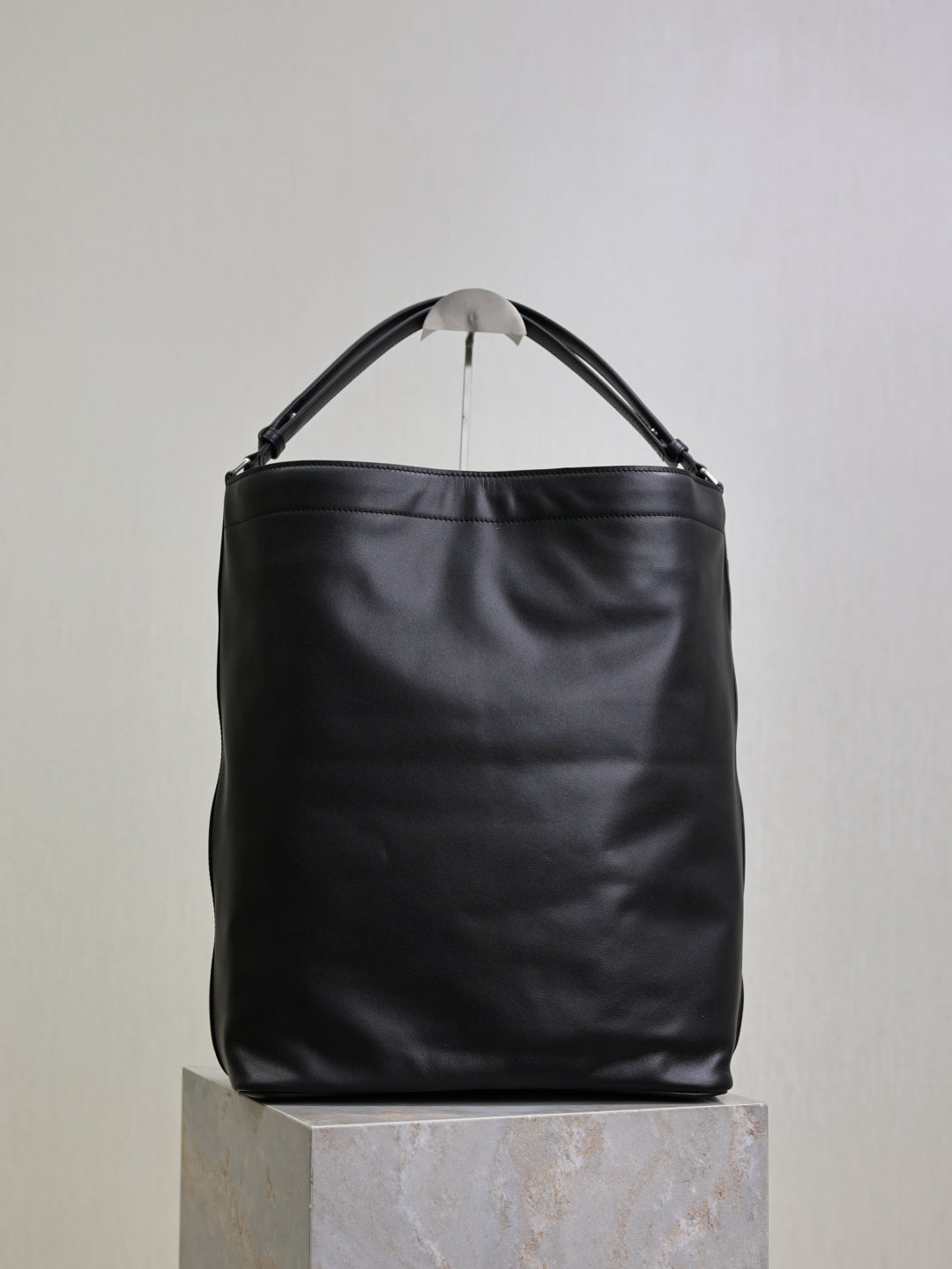 YSL SAINT LAURENT hobo in leather