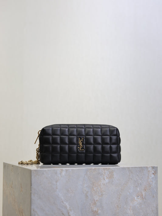 YSL LE CASSANDRE MATELASSÉ CARRÉ