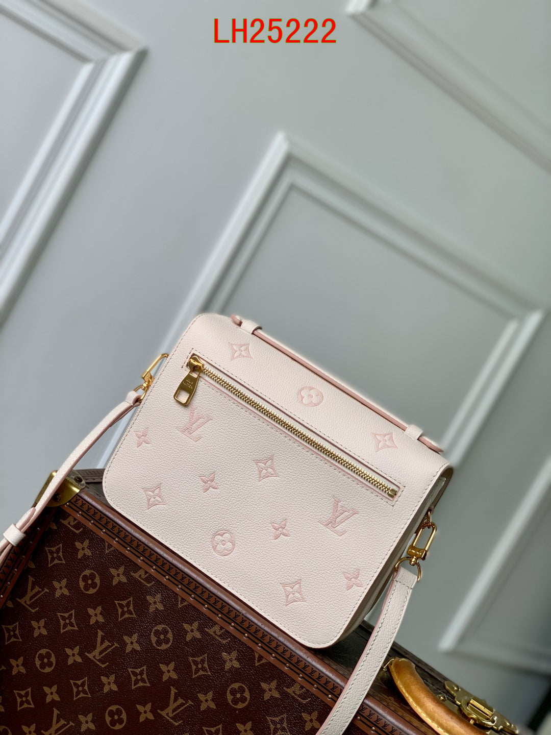 Louis Vuitton Pochette Métis