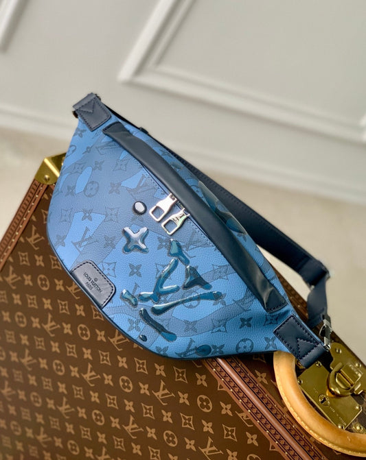 Louis Vuitton Discovery Bumbag