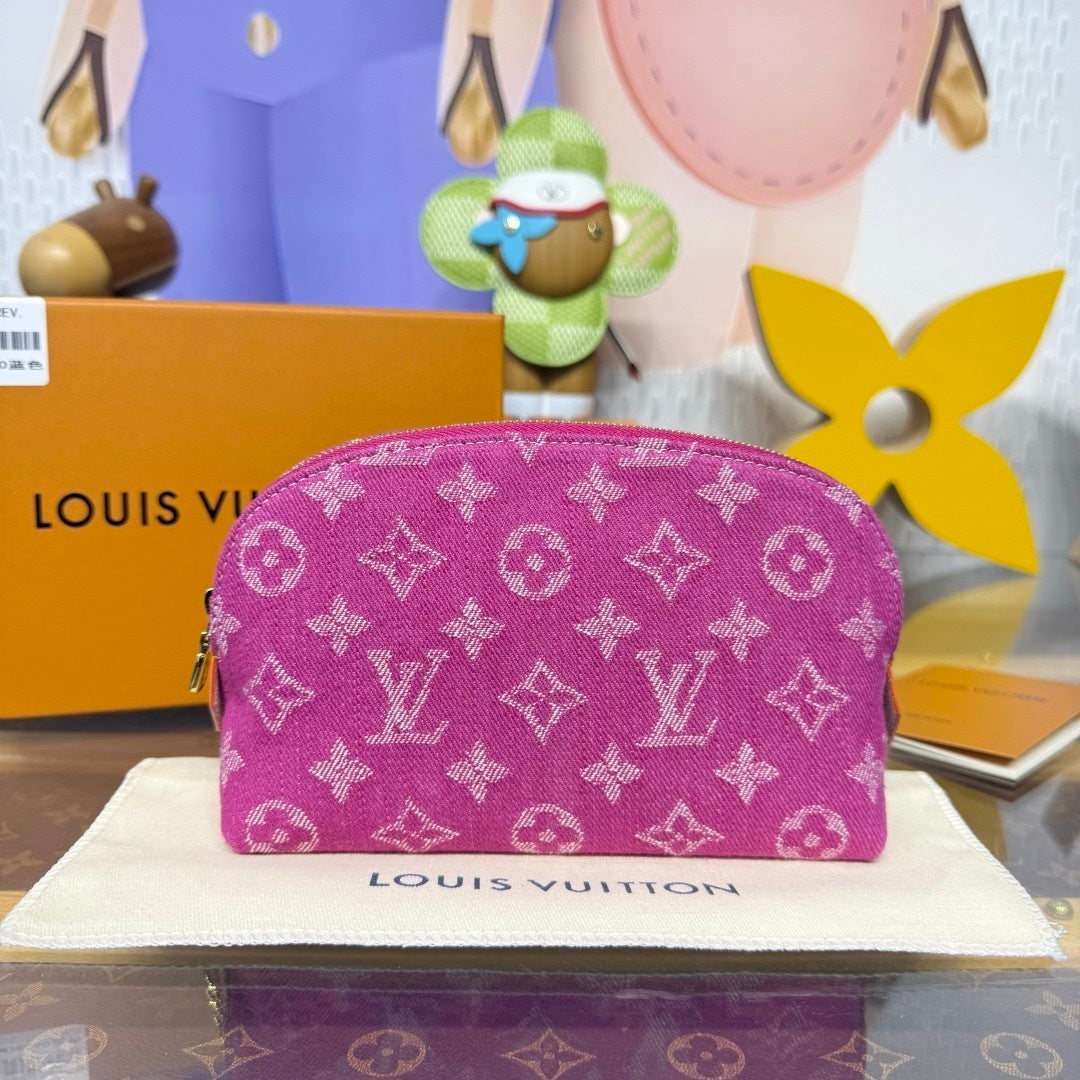 Louis Vuitton Pochette Cosmétique PM