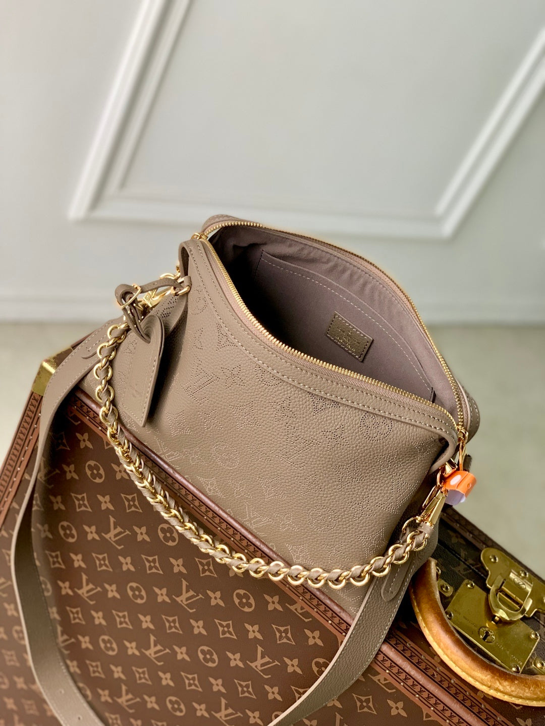 Louis Vuitton Mahina Hand It All