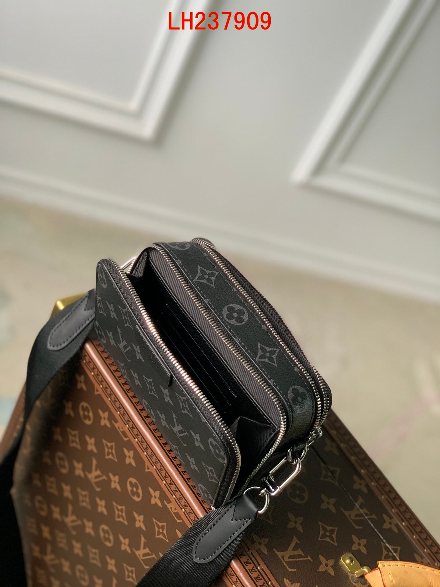 Louis Vuitton Alpha Wearable Monogram Eclipse